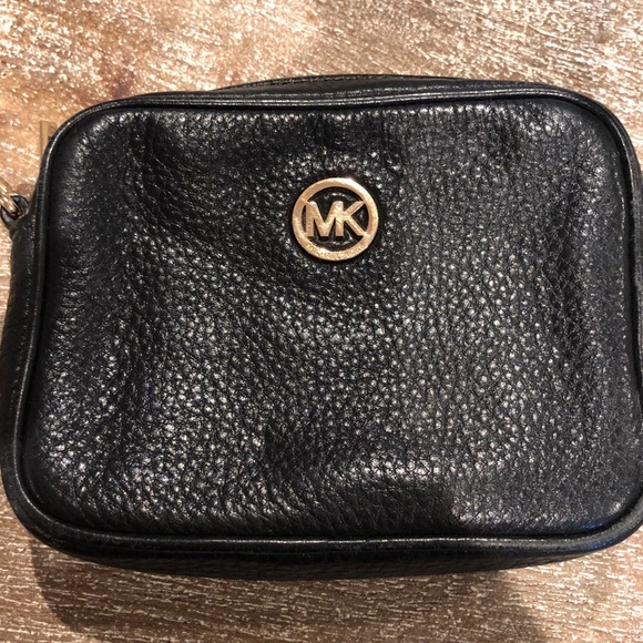 Michael Kors crossbody - Picture 2 of 11